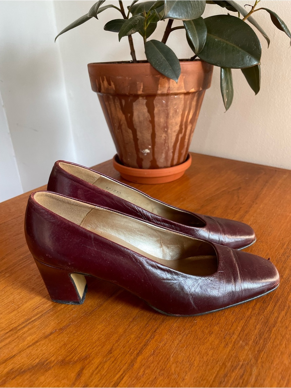 Burgundy Leather Block Heel Pumps - Picture 3 of 9